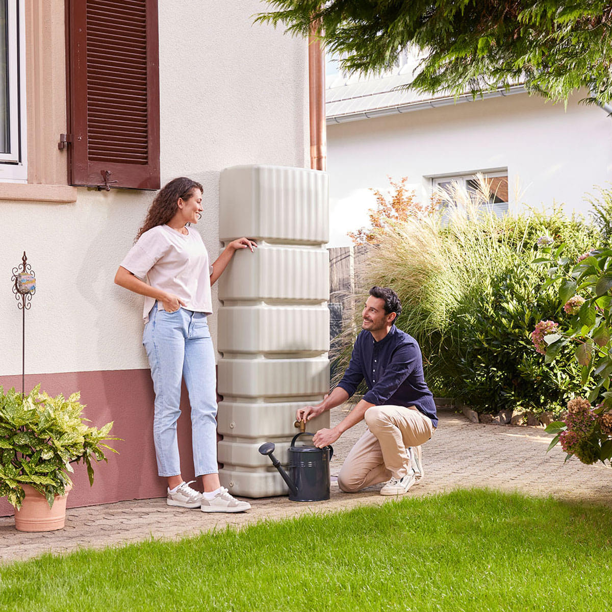 Faserplast_Garten_Regenspeicher_Slim_Sandbeige_2_800008.130
