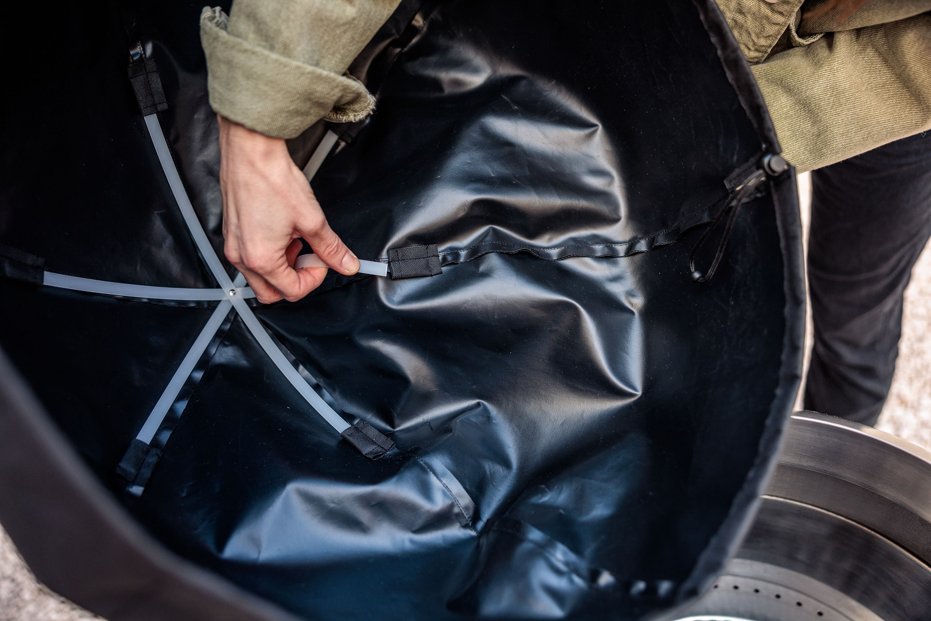 Abdeckhaube MOON 55, passgenauer Schutz Aus Polyester-Nylon-Mischgewebe, schwarz, leicht